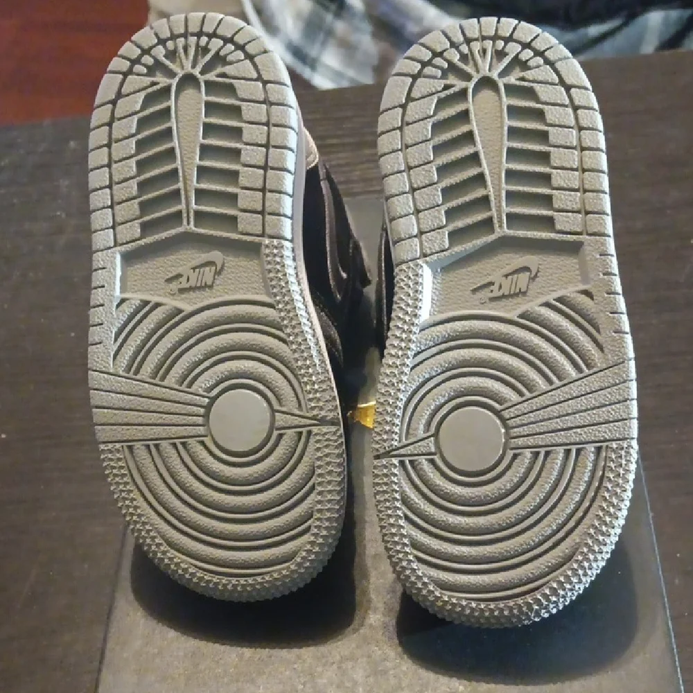 Jordan 1 Retro High OG (TD) Satin Shadow Size 7c New With Box - Picture 9 of 10